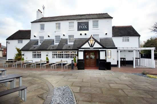 Fox	Lichfield Road, Hopwas, B79 7SH