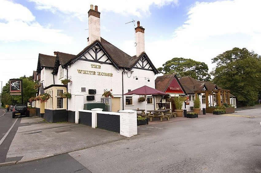White Horse	Whitehouse Common Road, Sutton Coldfield, B75 6HD